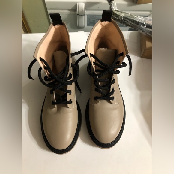 Women’s AGL Attillio Guisti Leombruni Stone Leather lace up booties NEW size 7.5 - Picture 1 of 12